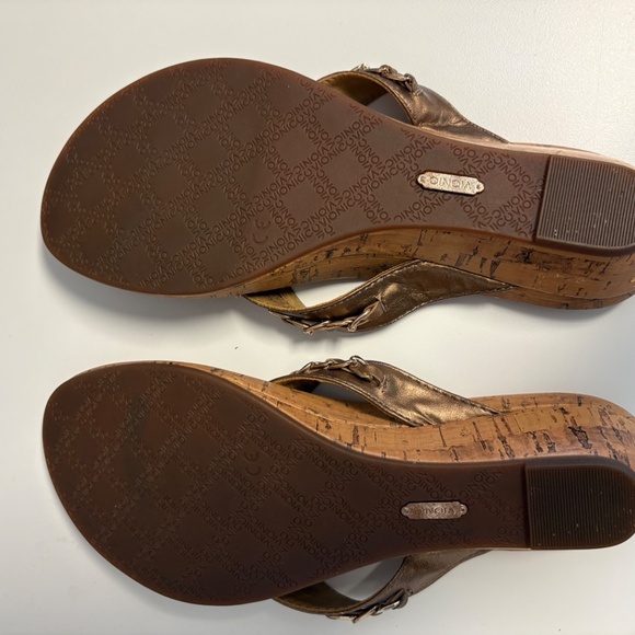 Vionic Orthaheel Bronze Flip Flop Wedge Sandals Cork Sz 7 - Picture 5 of 6